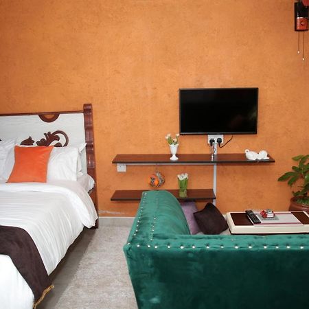 Little Nile Studio Homestays Nakuru Bagian luar foto