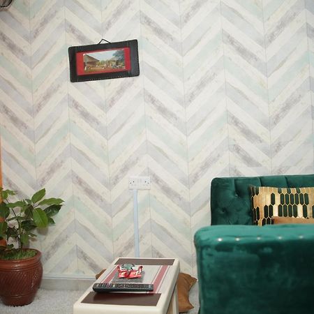 Little Nile Studio Homestays Nakuru Bagian luar foto