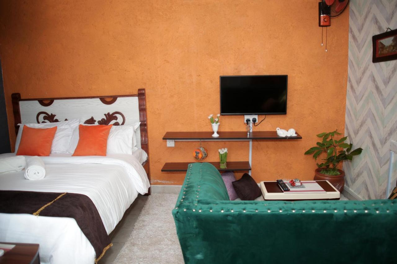 Little Nile Studio Homestays Nakuru Bagian luar foto