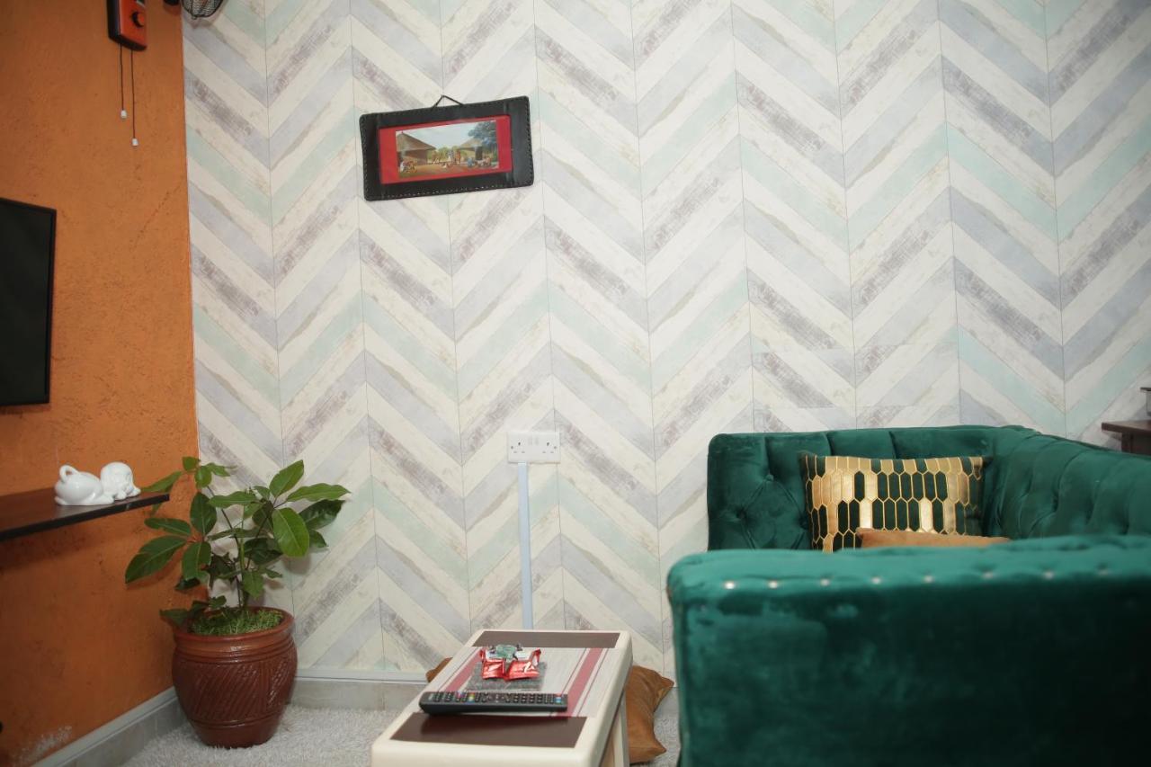 Little Nile Studio Homestays Nakuru Bagian luar foto