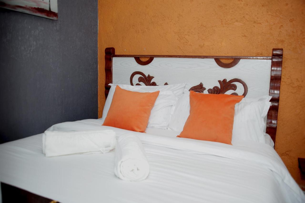 Little Nile Studio Homestays Nakuru Bagian luar foto
